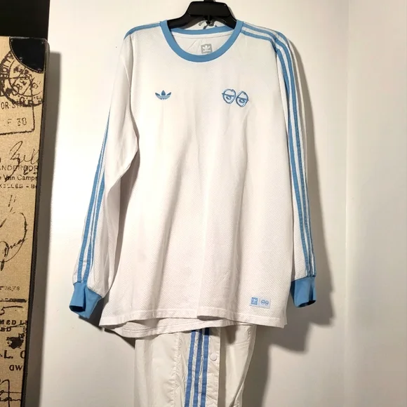 Addidas Suit for female or male - Picture 1 of 6
